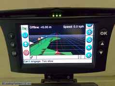 EZ-Guide 500 v nočním režimu obrazovky (zobrazeno 50x)
